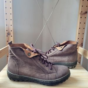 NWOT Italia 1041 Kiki Mid Brown Distressed Leather Boots 37